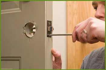 Neighborhood Locksmith Services Wethersfield, CT 860-973-2423 - 13-lock-replace